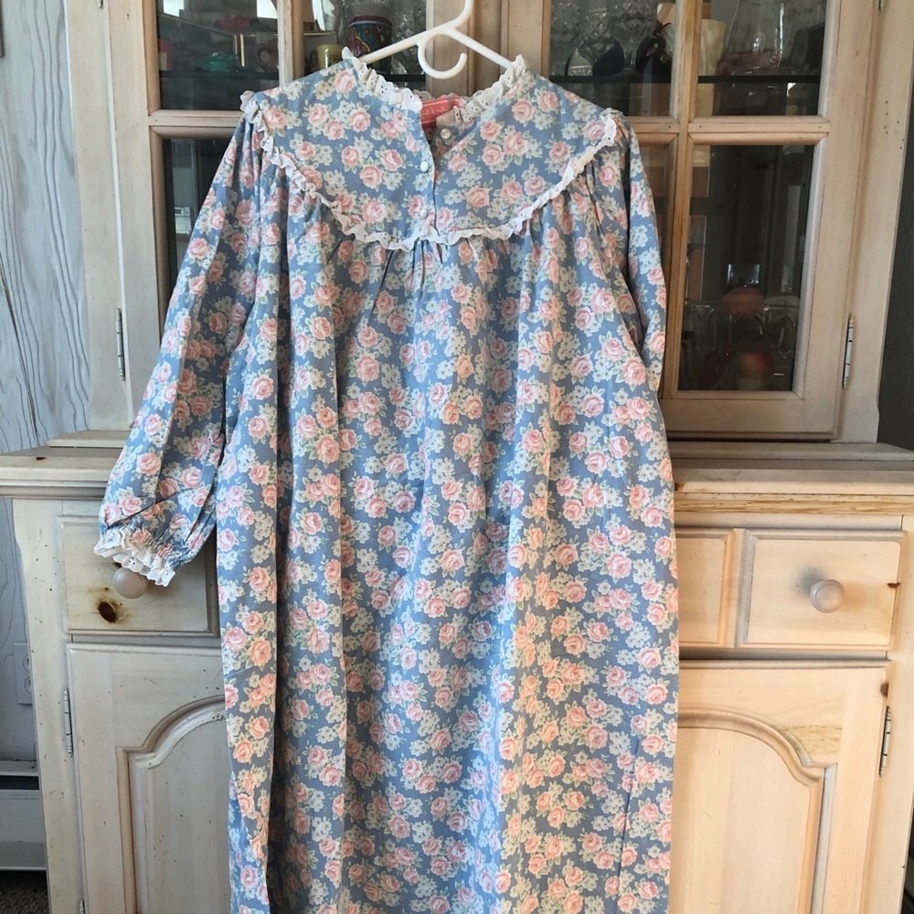 Lanz of Salzburg Flannel Nightgown L-XL
